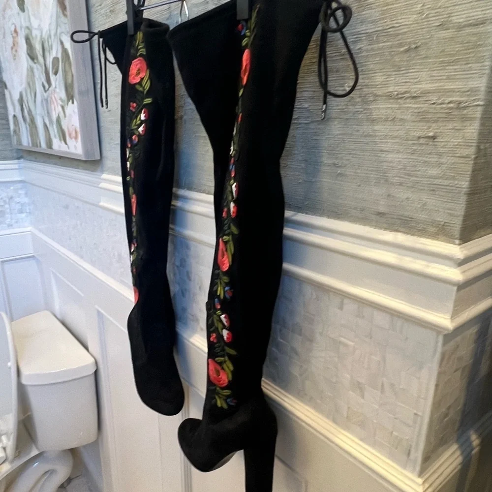 New 6.5 target over the knee floral embroidered faux suede black heel boots - Picture 4 of 17